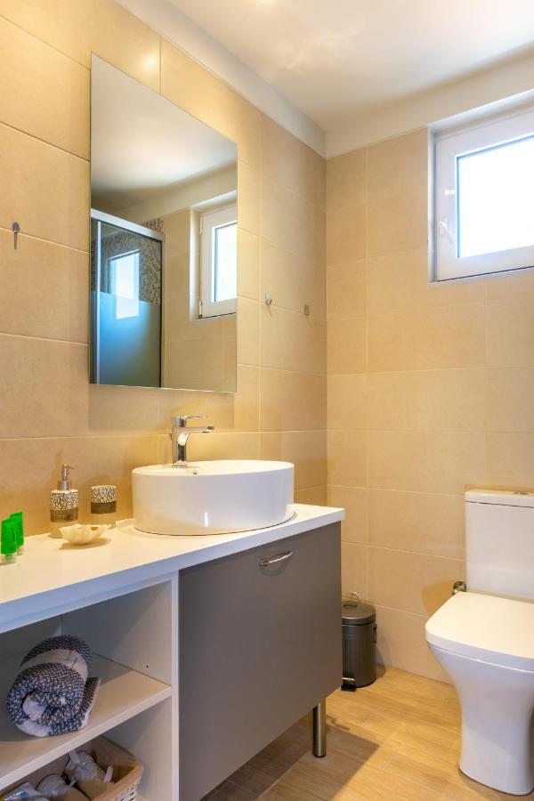 Eleni'S Cozy House Villa อายิโอสนิโกลาโอส ภายนอก รูปภาพ