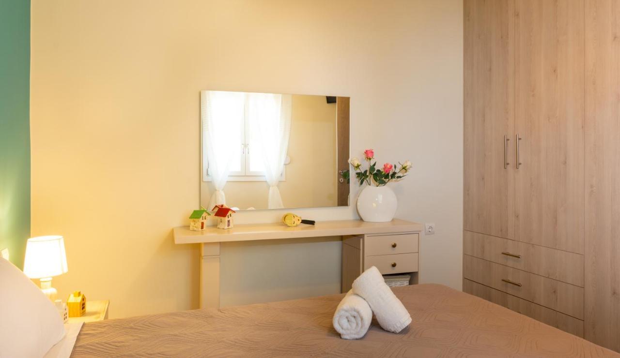 Eleni'S Cozy House Villa อายิโอสนิโกลาโอส ภายนอก รูปภาพ